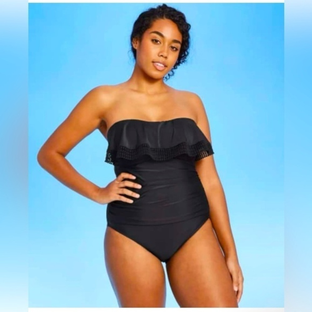 KONA SOL WOMEN'S CROCHET FLOUNCE BANDEAU ONE PIECE SWIMSUIT SMALL